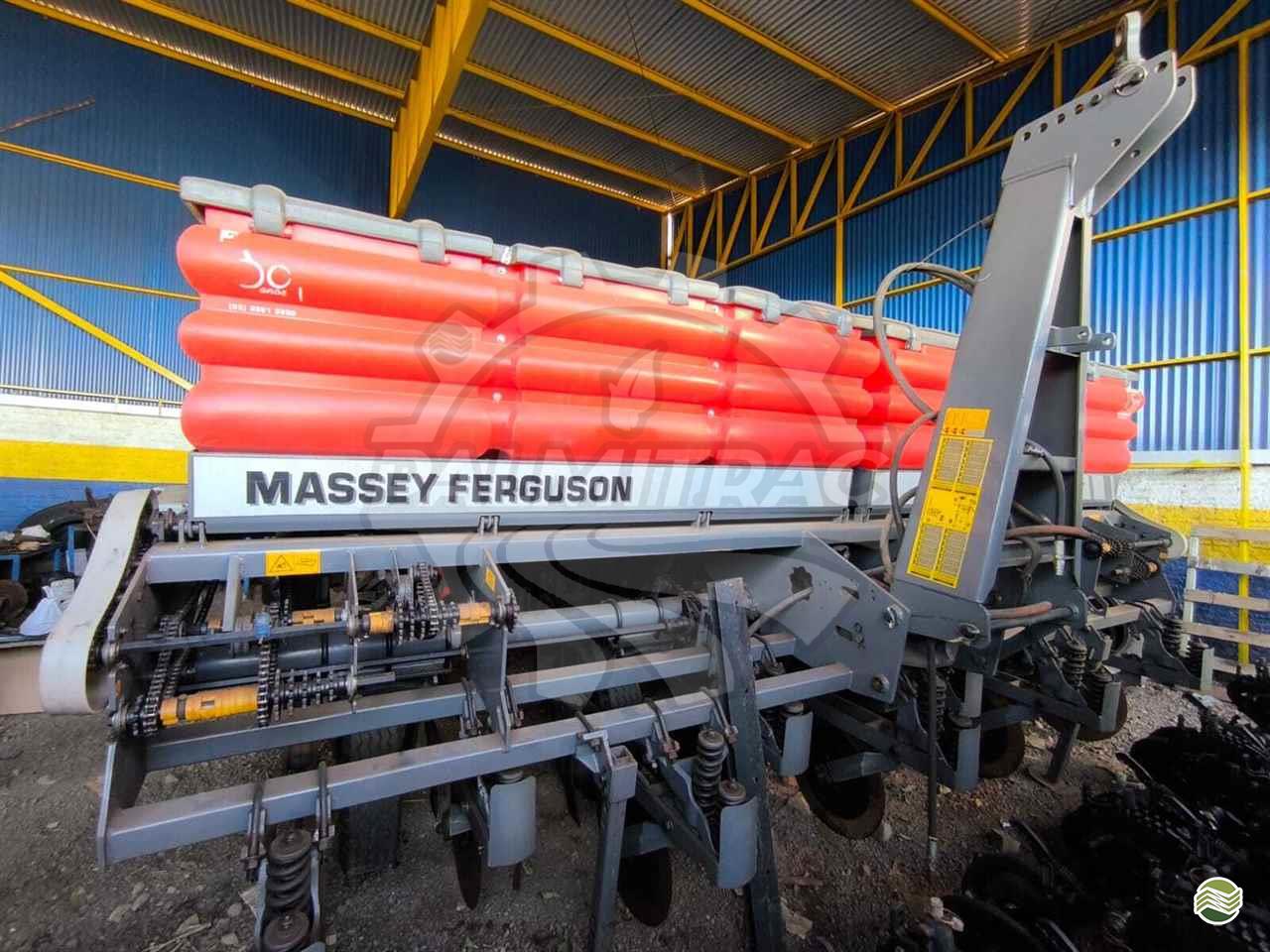 PLANTADEIRA MASSEY FERGUSON MF 510 Palmitrac - New Holland PALMEIRA DAS MISSOES RIO GRANDE DO SUL RS